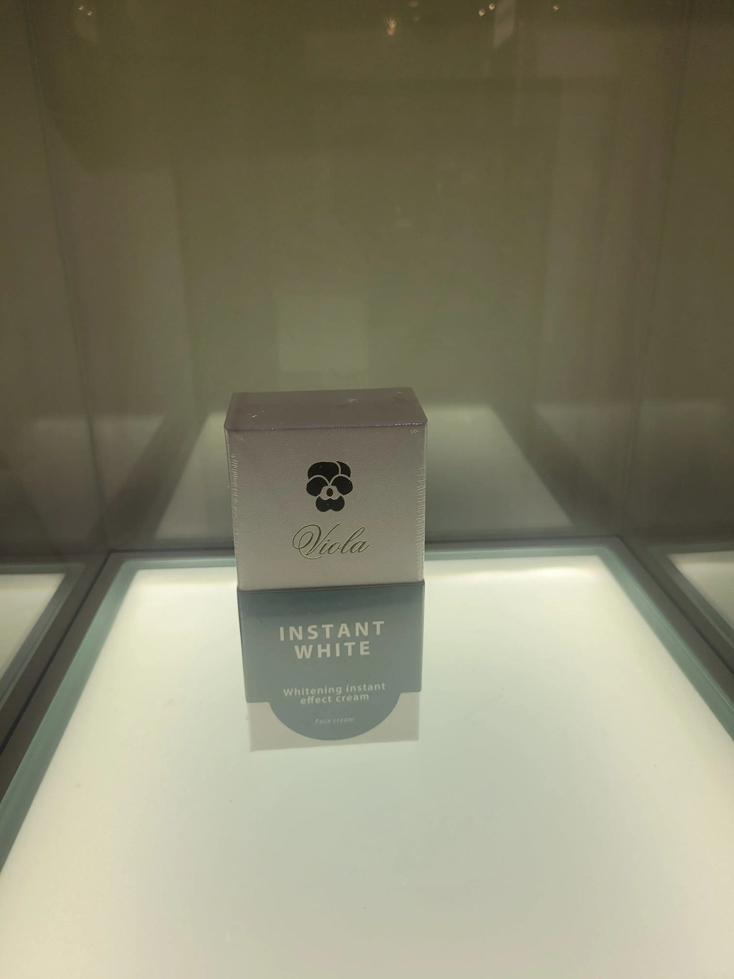 Viola Instant White Face Cream كريم التفتيح الفوري ( original ) Viola Cosmomack