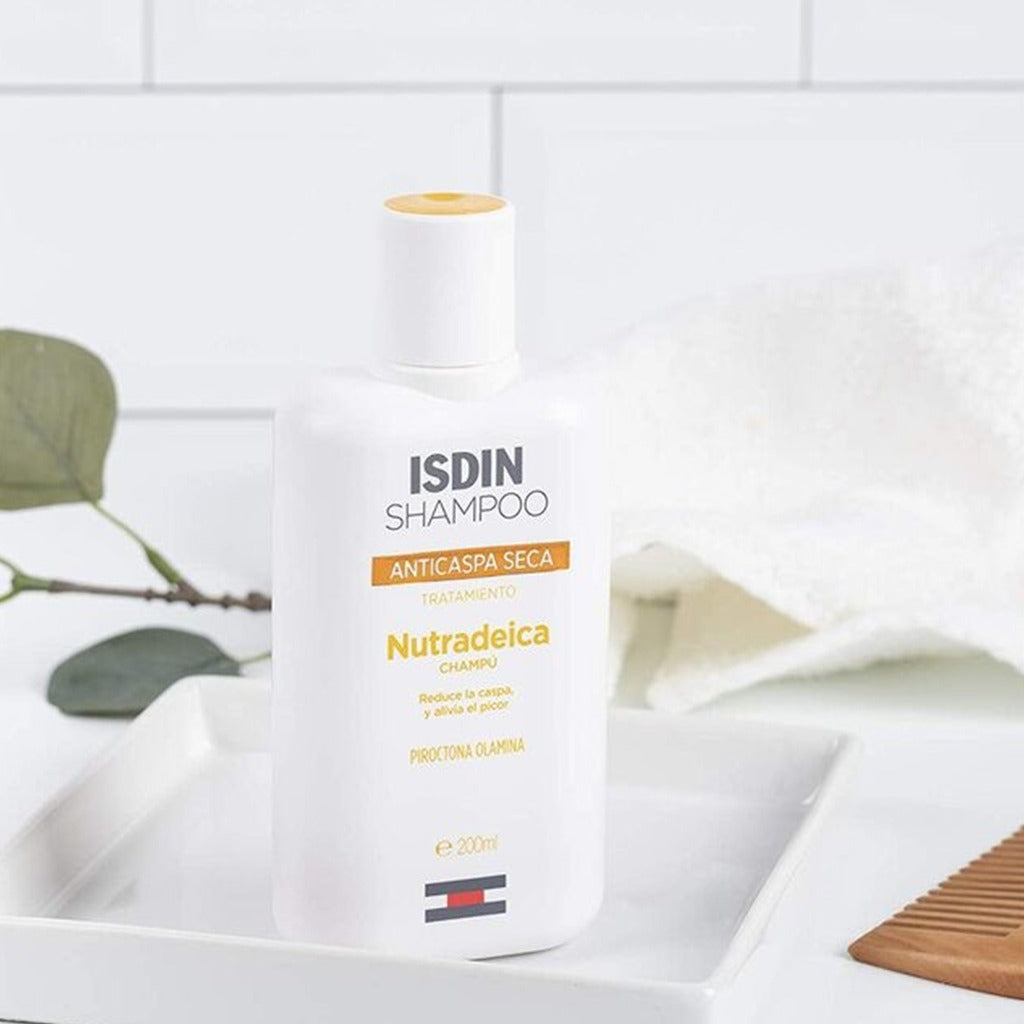 Isdin Nutradeica Dry Dandruff Treatment Shampoo 200 mL